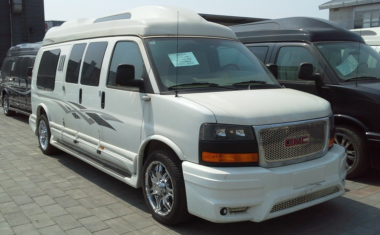 Van GMC SAVANA STARCRAFT