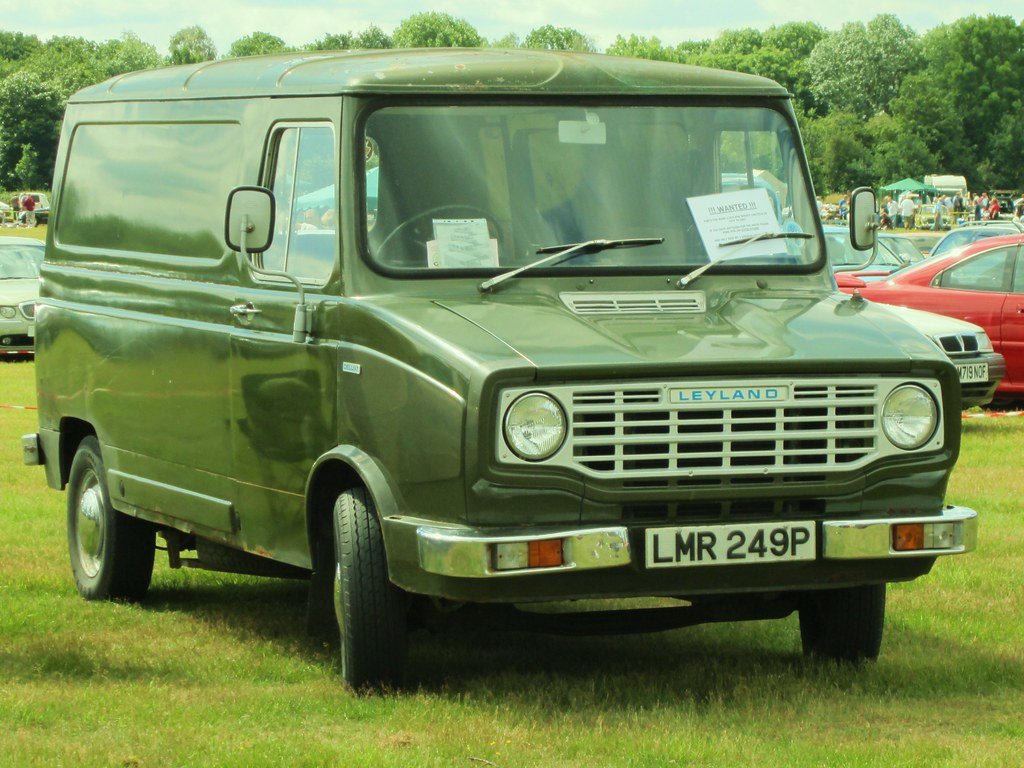 Van Leyland SHERPA 240 VAN