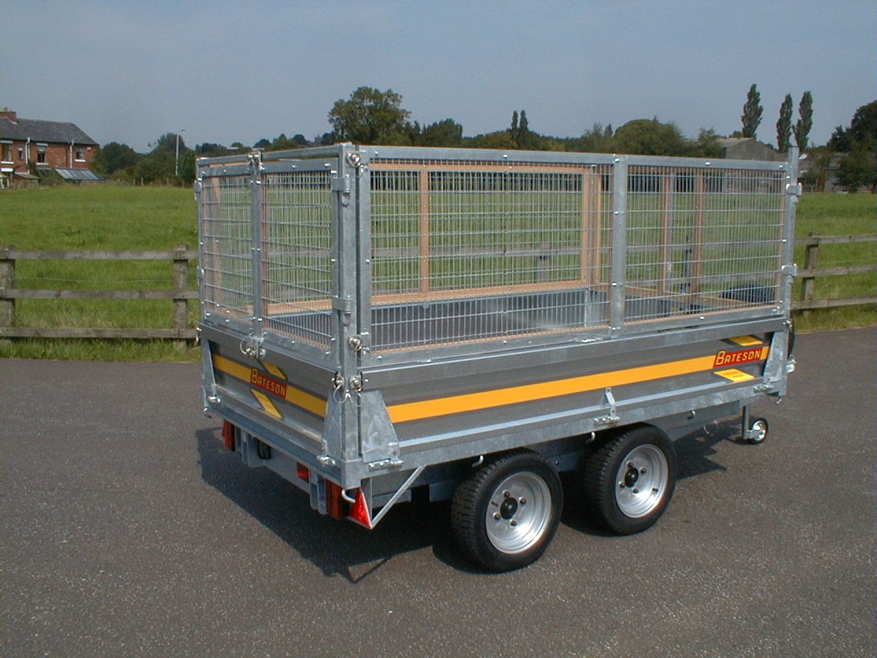 Light trailers up to 750 kg Com Trailer 300 X 132