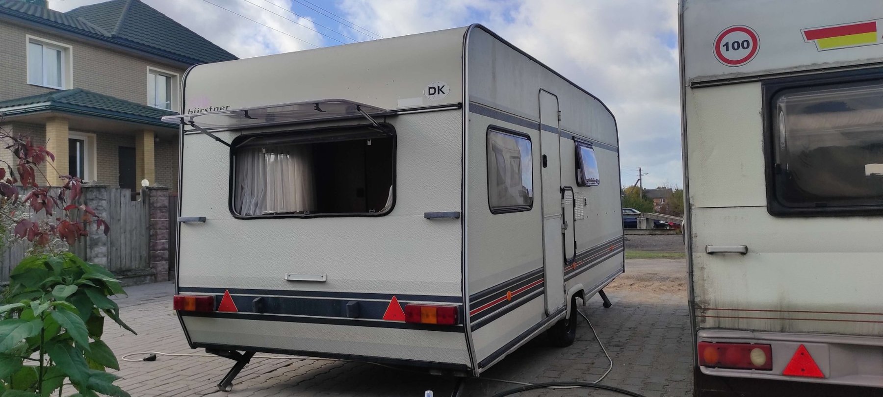 Car trailers up to 3.5 t BURSTNER CLUB 430 TN/370