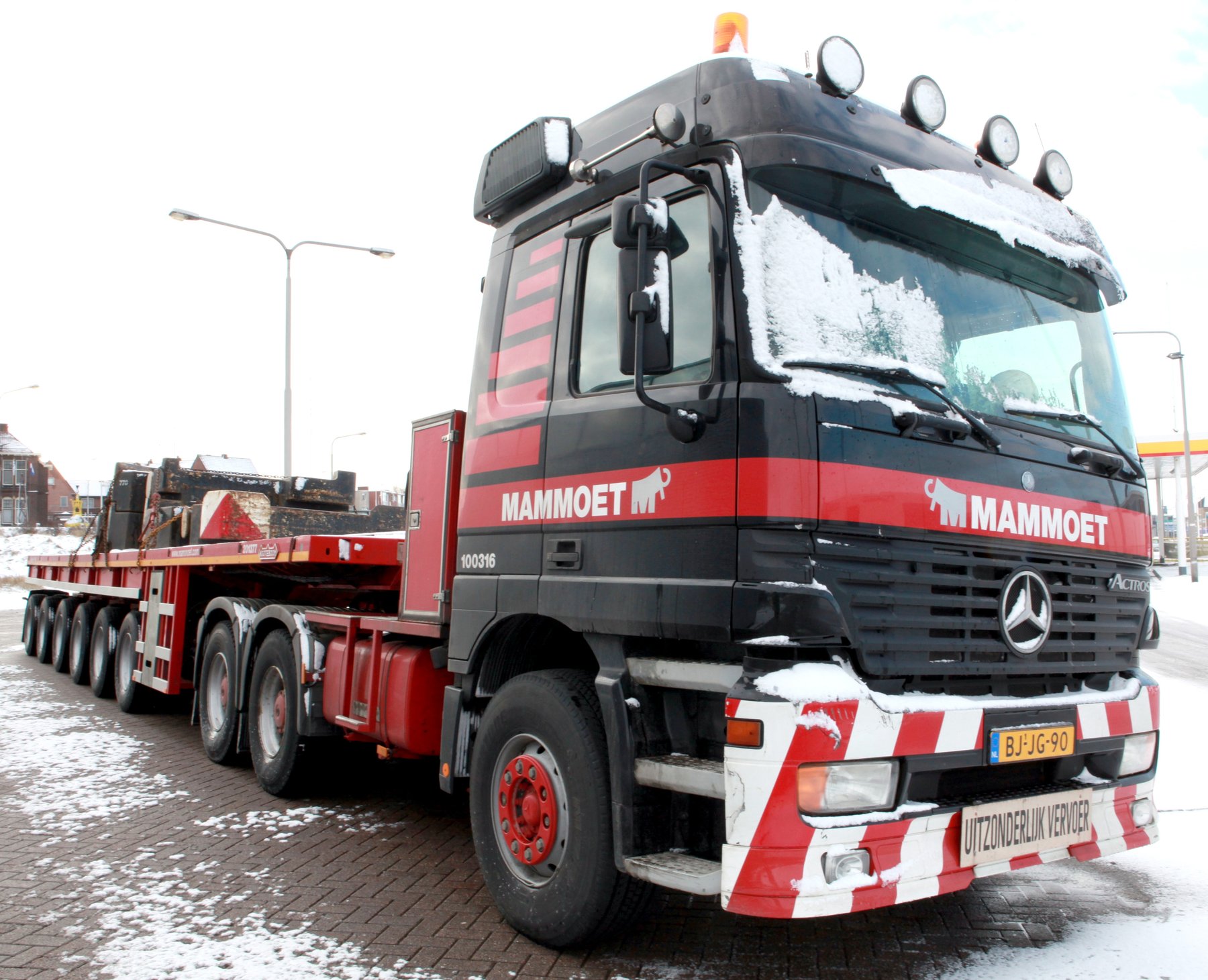 Truck Mercedes Benz 3353/6X4