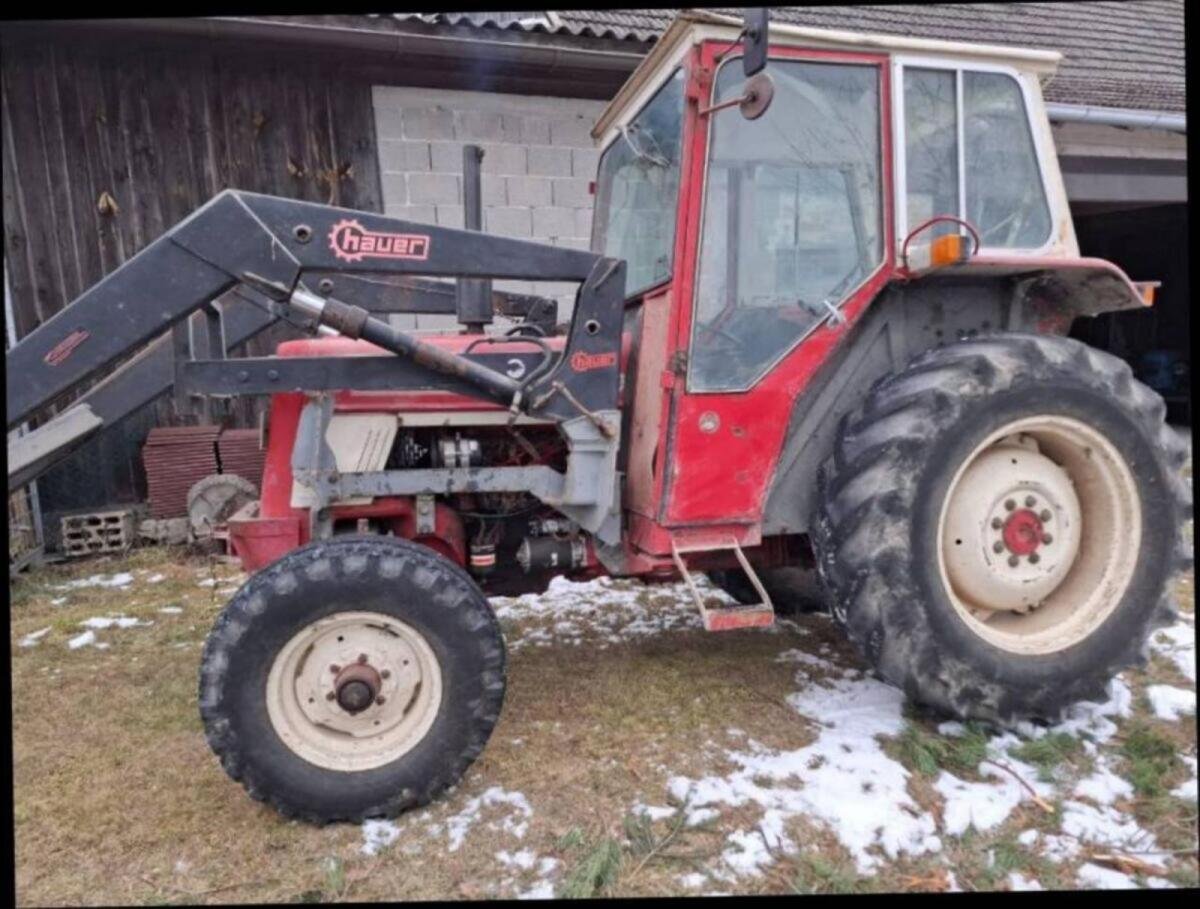 Tractor Green Bull 454