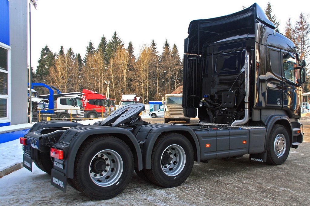 Lastwagen Scania R 560 CB8X2*6HNA