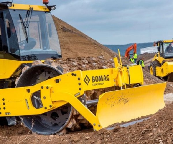Road construction machine Bomag BW 213 DH P 5 PL