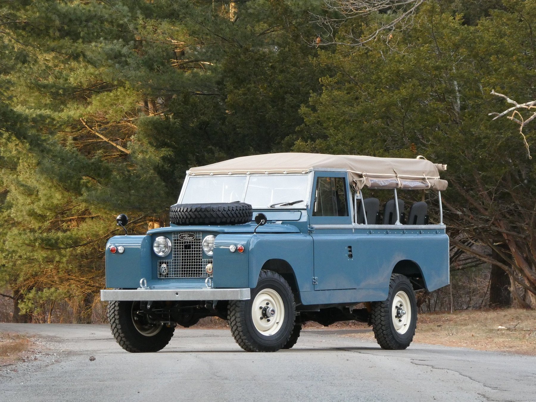 Van Land Rover 109MEFALT TOP