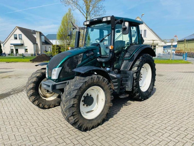 Traktor Valtra N113