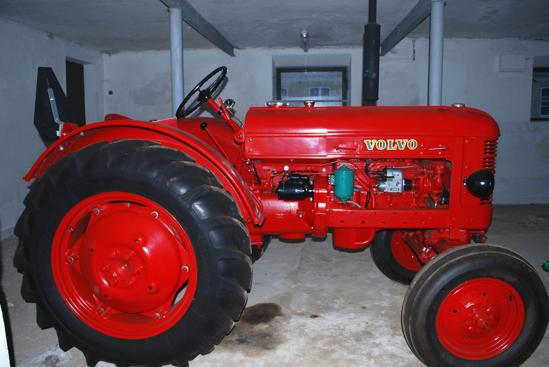 Tractor Volvo T-25