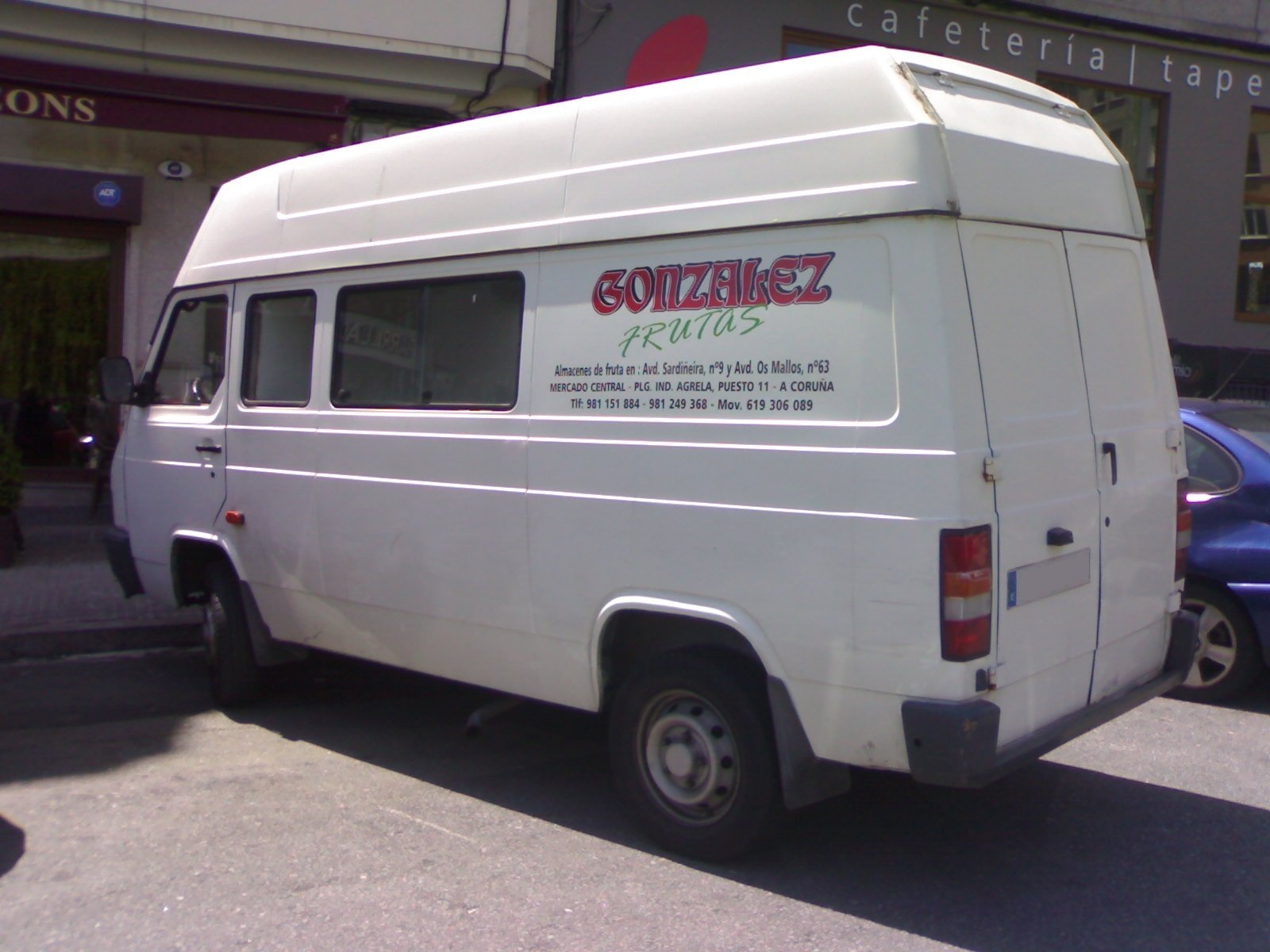 Van Nissan TRADE LARGO