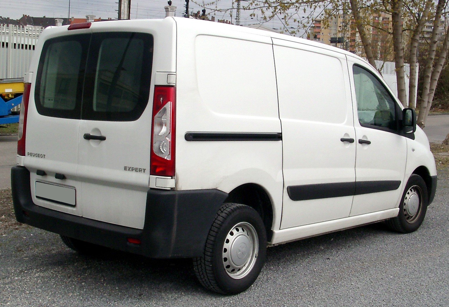 Van Peugeot 320 M 2.5TD DT