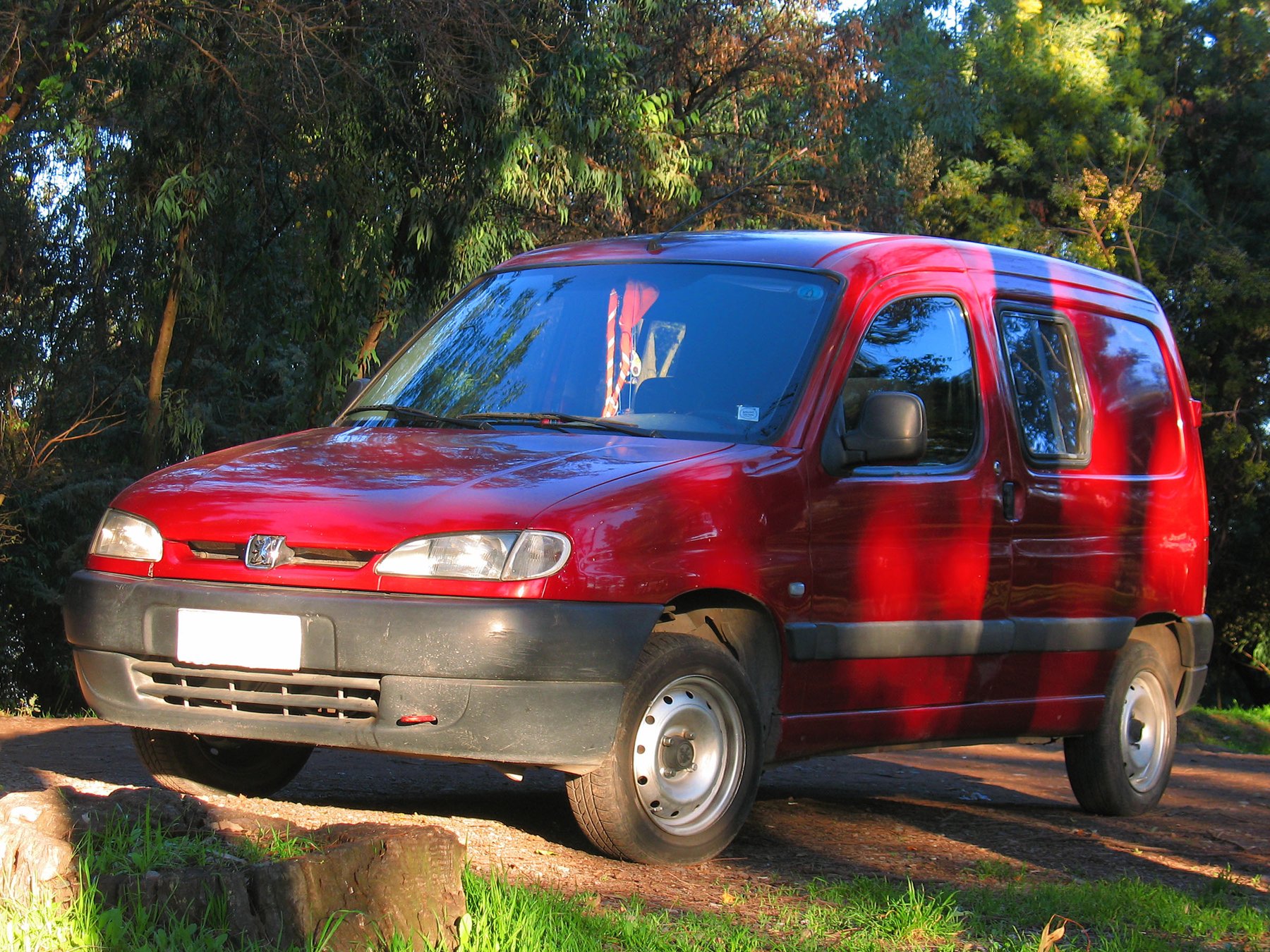 Peugeot 220L 1.9D