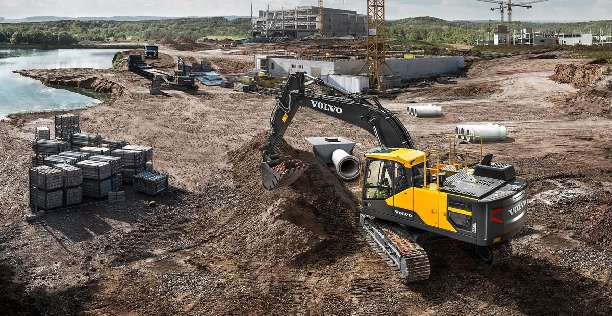Excavator Volvo CE Crawler Excavator EC220E