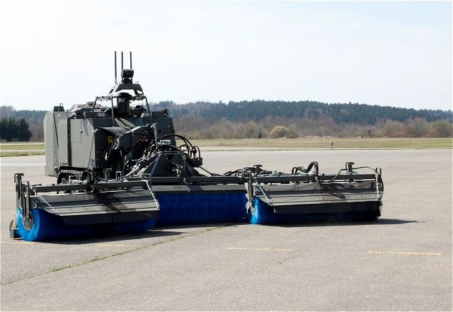 Engineer & recovery vehicles MineWolf Systems AG Mini MineWolf MW240