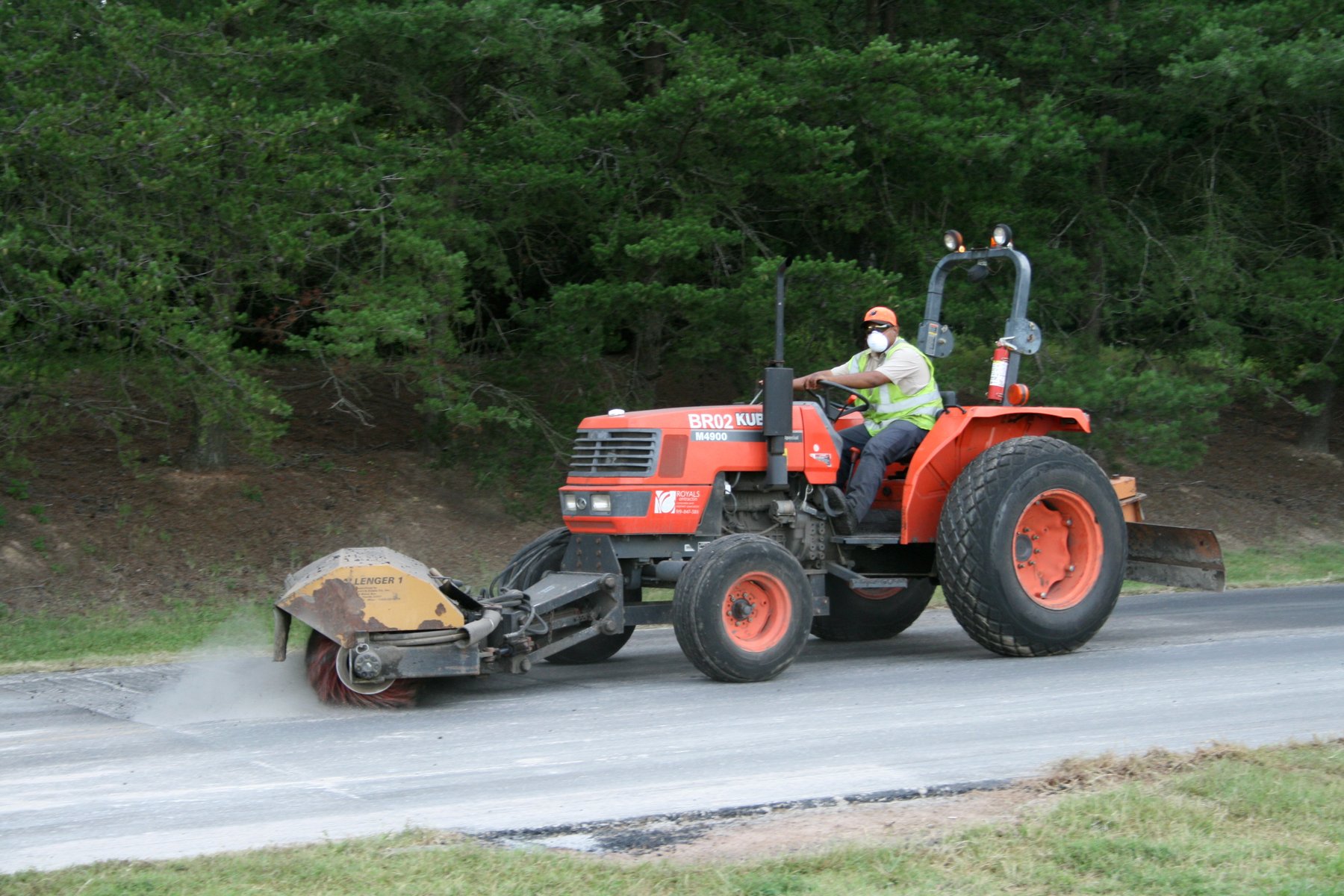 Kubota M4900