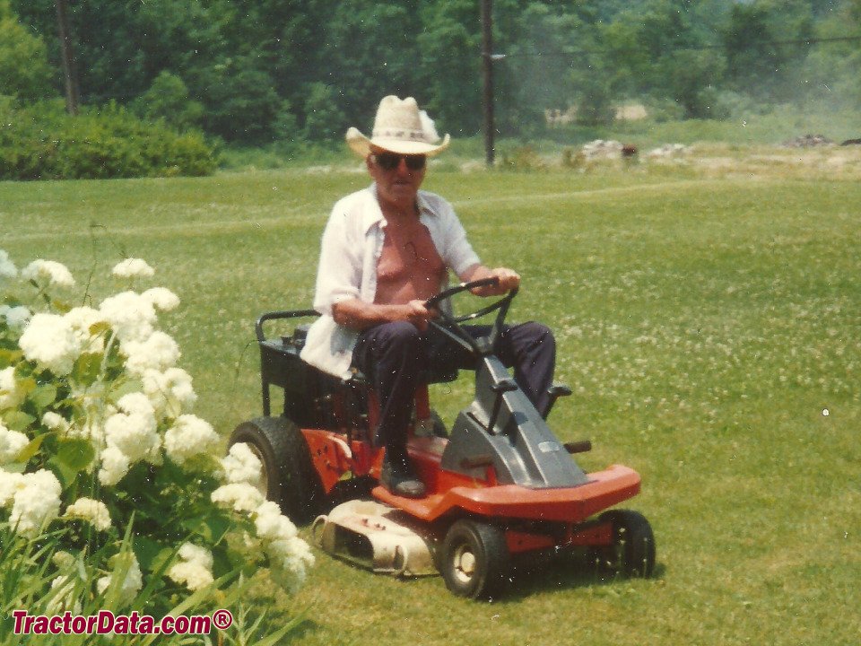 Ride-on mowers Ariens Emperor 10