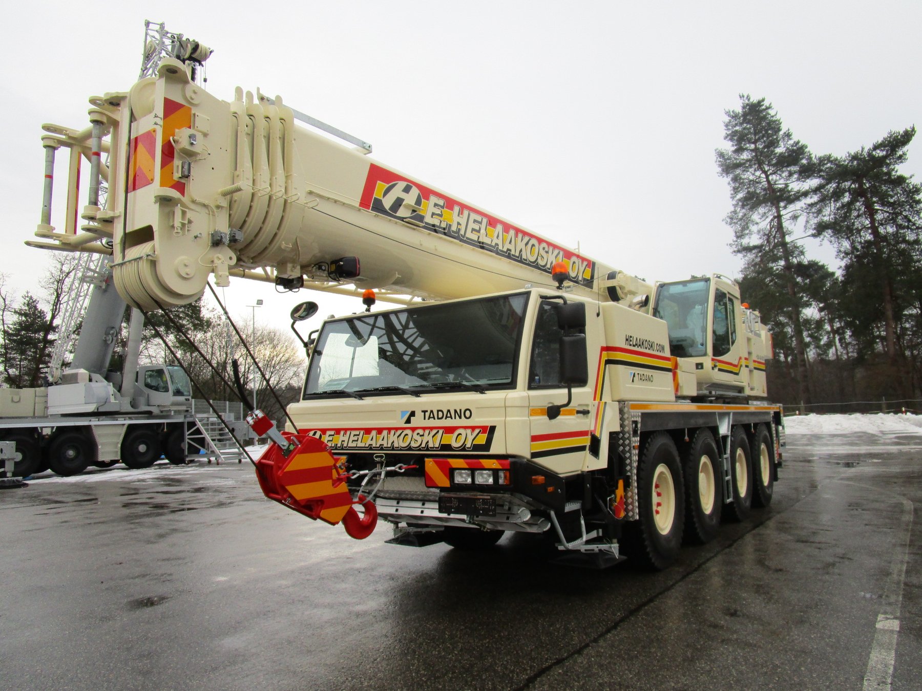 Mobile & rough terrain cranes Tadano ATF 70G-4 171′ MAIN BOOM