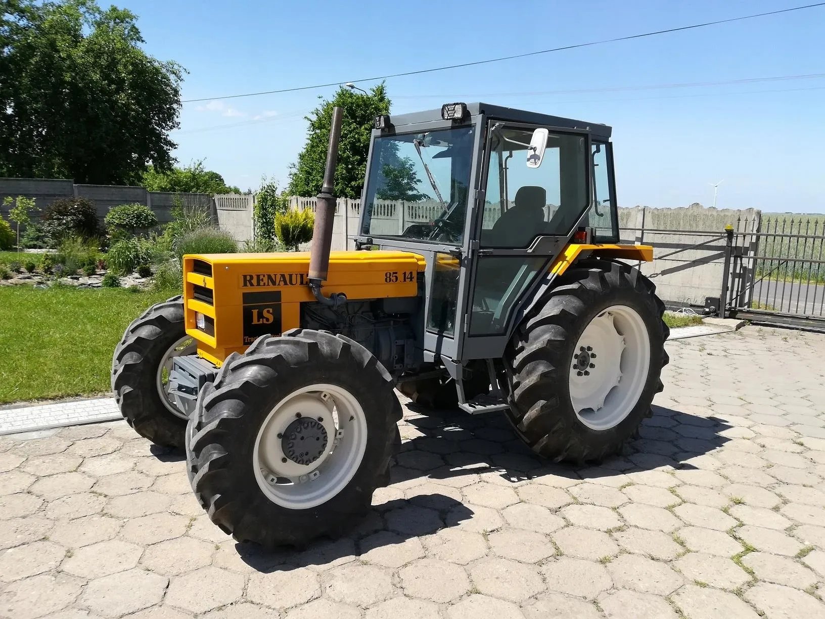 Traktor Renault R 3041