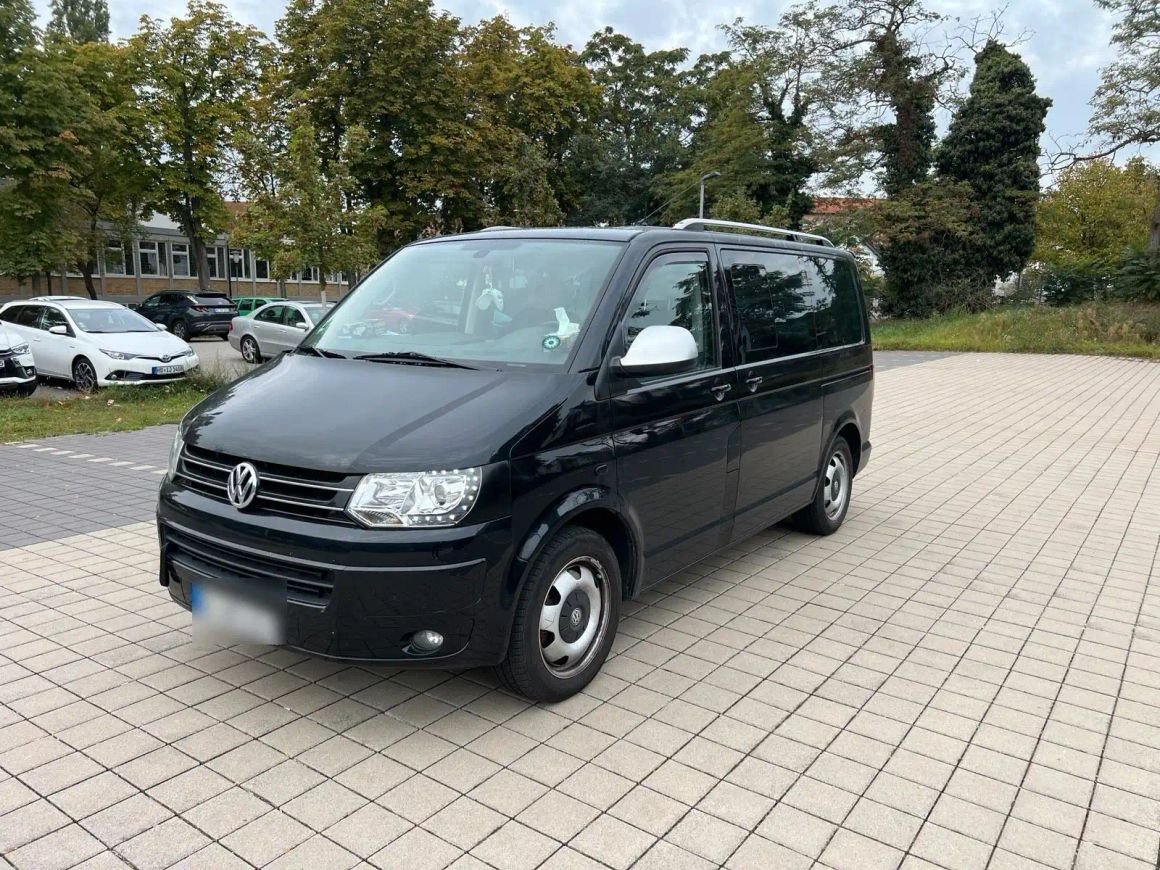 Van Volkswagen MULTIVAN VAN D 96 KW AUT