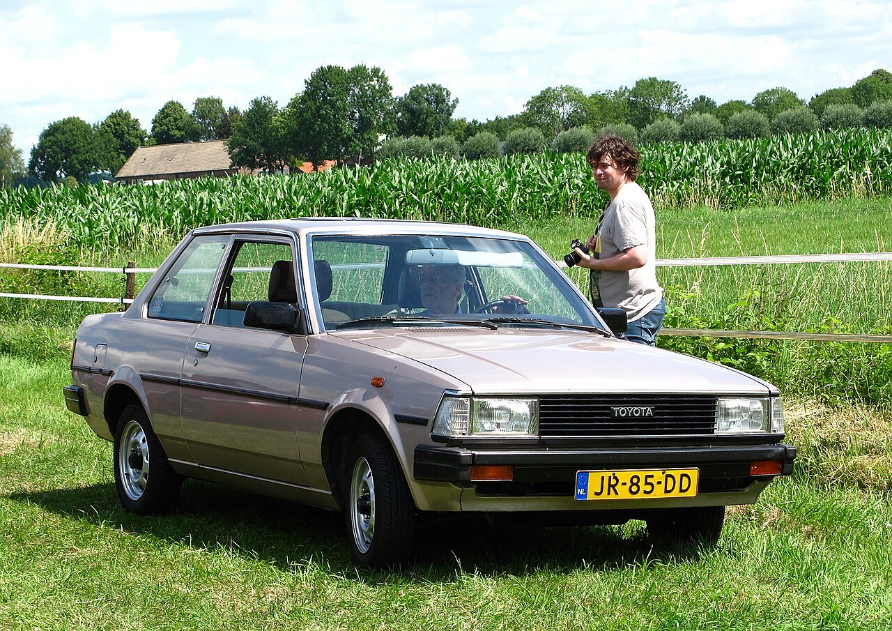 Van Toyota COROLLA 1.3DX C AUT 3DRS