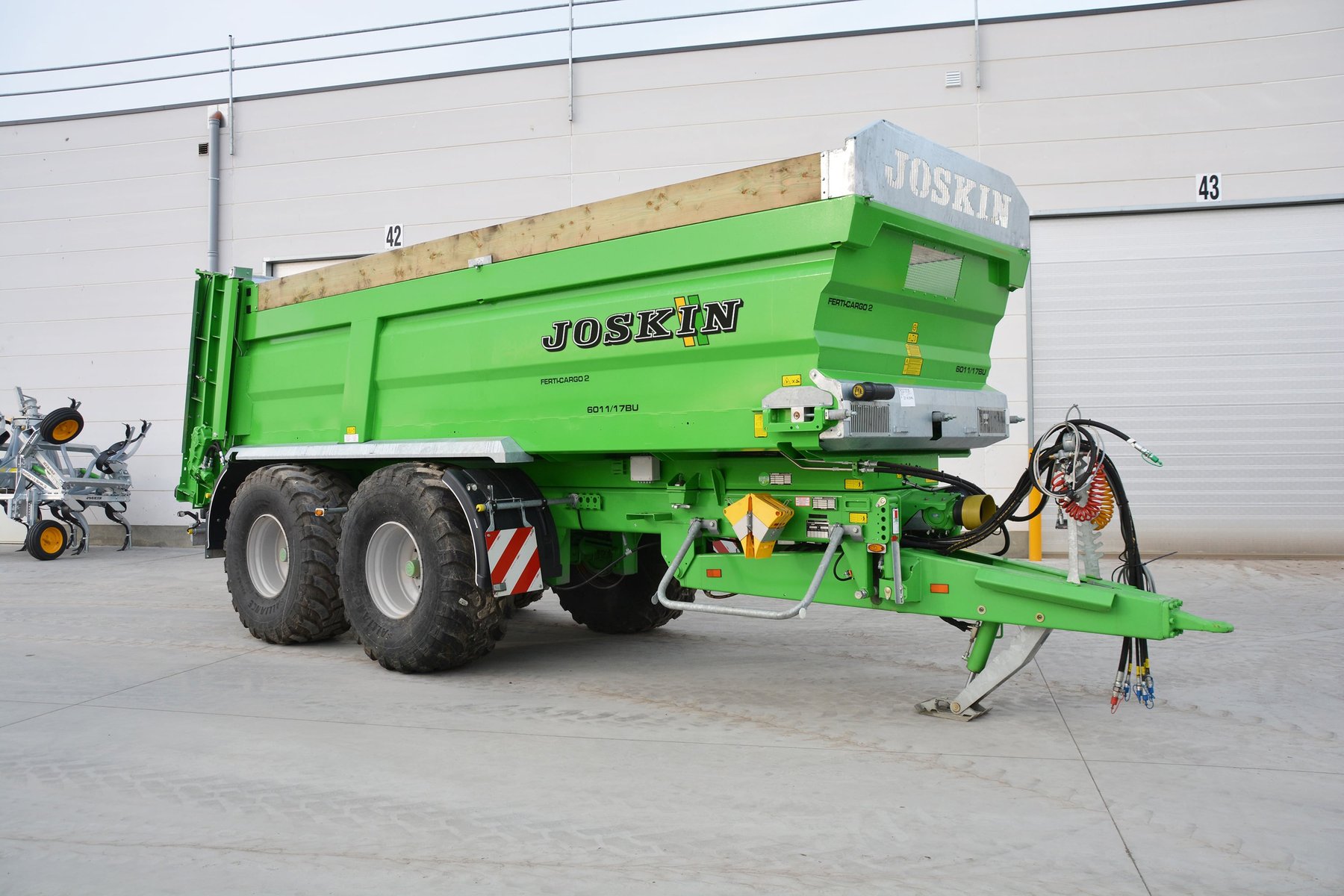 Farmyard equipment JOSKIN FERTI-CARGO2 6011/17