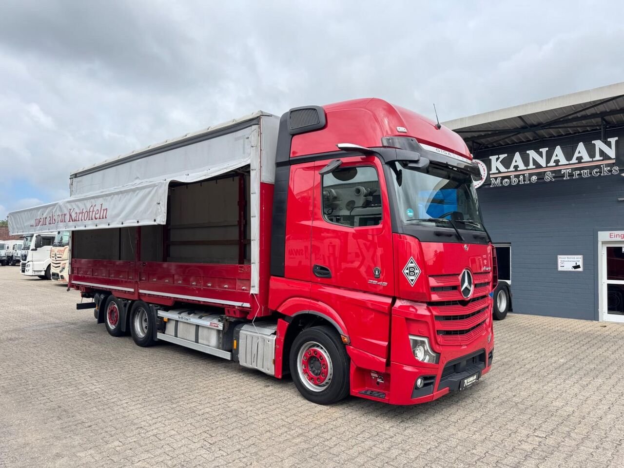 Truck Mercedes Benz 930.20 2544L 6X2