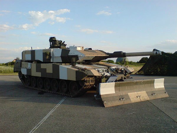 Armoured vehicles Krauss-Maffei Wegmann GmbH & Co.KG - KMW Leopard S122