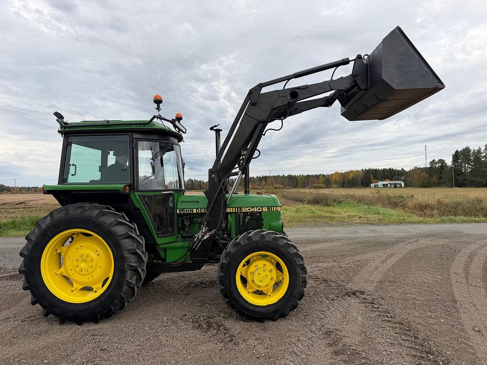 Traktor Valmet 1102-4X4/2470