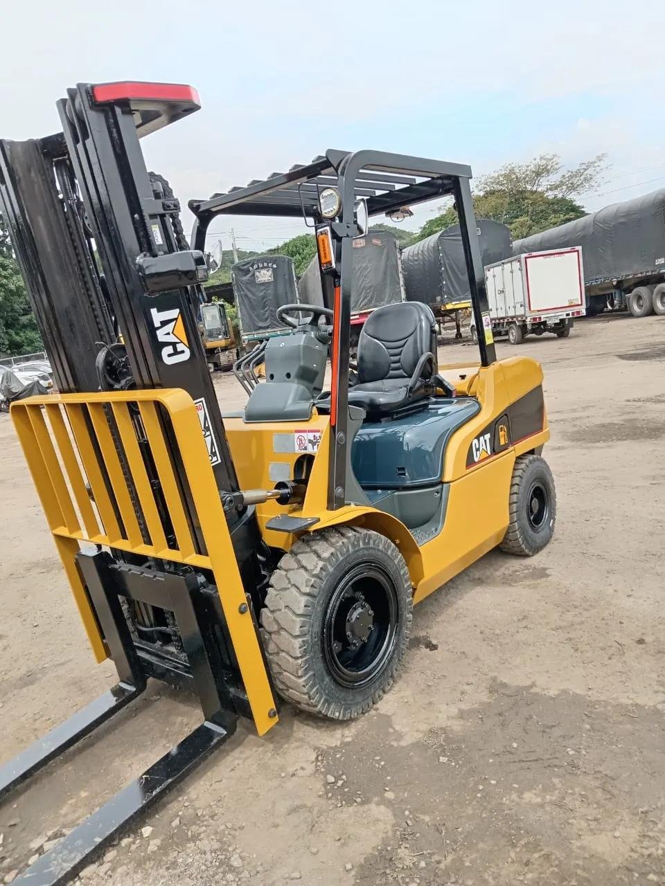 Wózek widłowy Caterpillar P7000