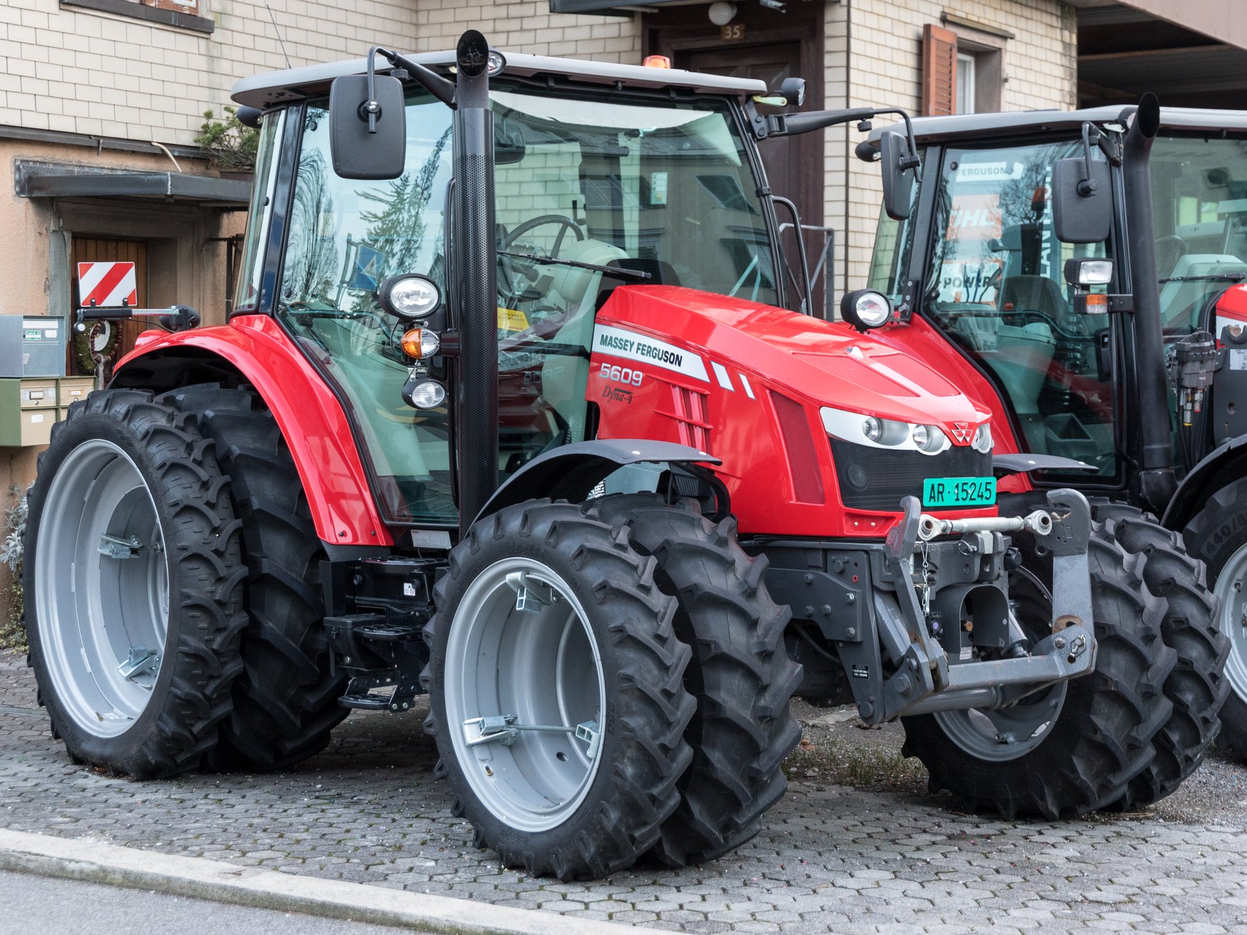 Tractor Massey Ferguson MF 5609
