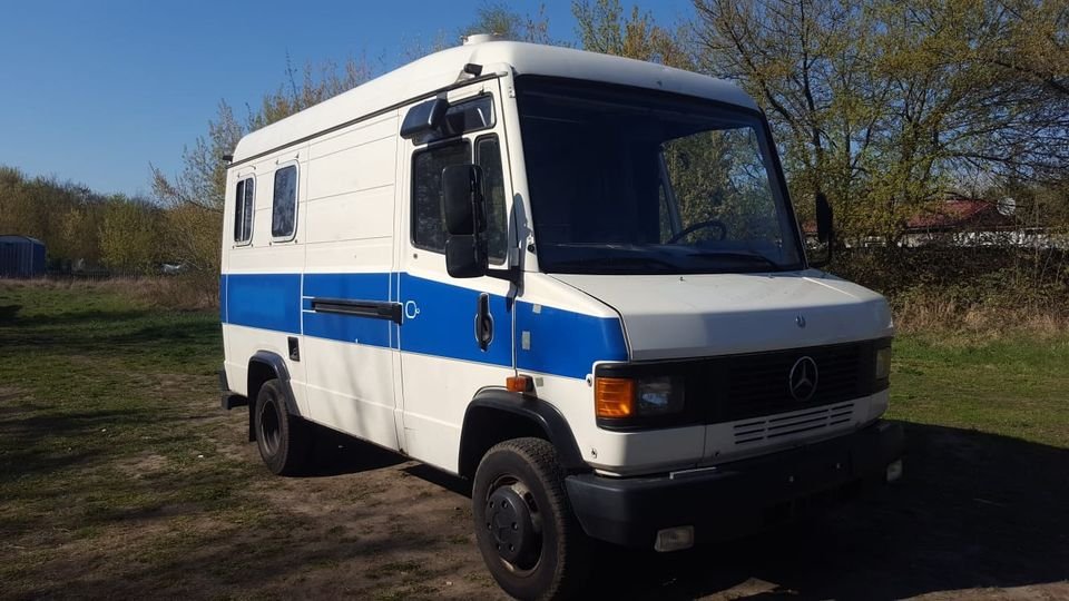 Truck Mercedes Benz 609D-I