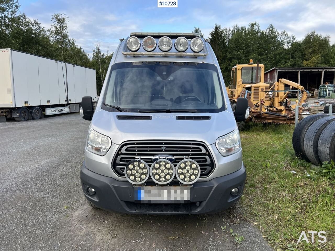Truck Ford 135 T350