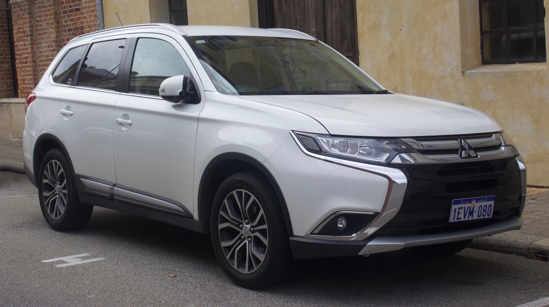 Transporter Mitsubishi OUTLANDER