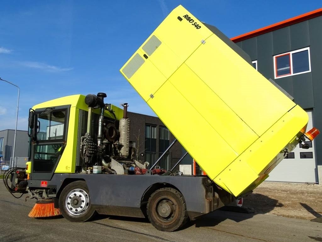 Lastwagen Ravo 560 STH