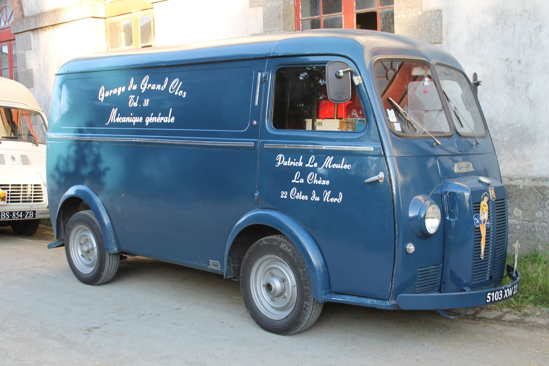 Van Peugeot D 4 BD