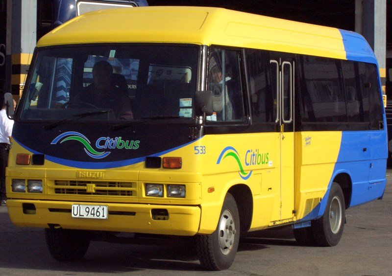 Buses & coaches Isuzu Journey