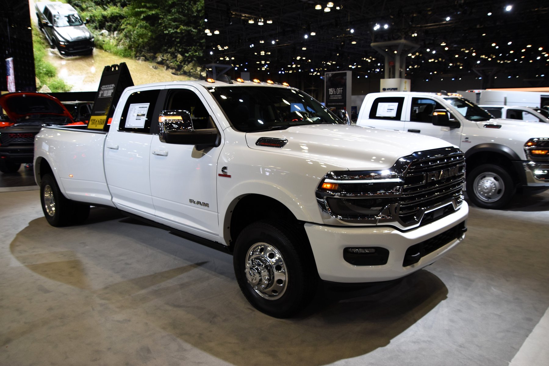 Truck Ram 3500 4X4 Crew Cab Longhorn
