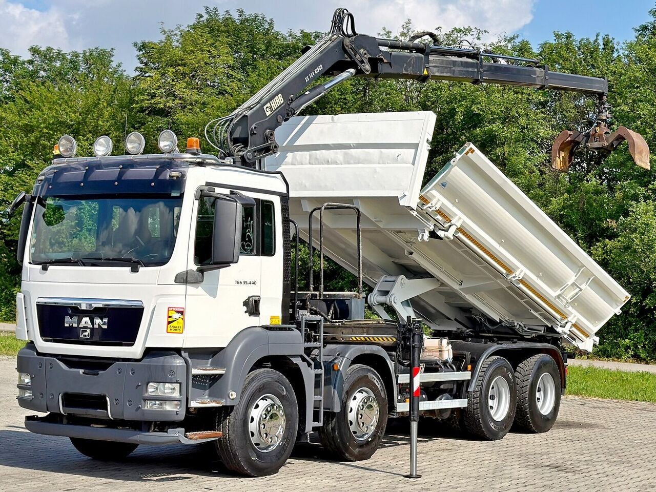 Truck MAN TGS 35.440 8X4H-6 BL