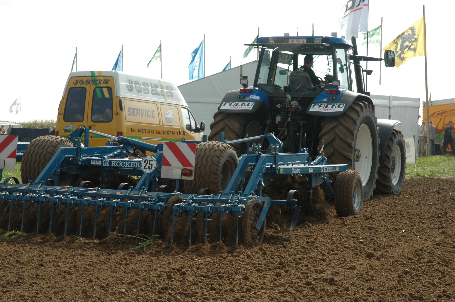 New Holland TM190