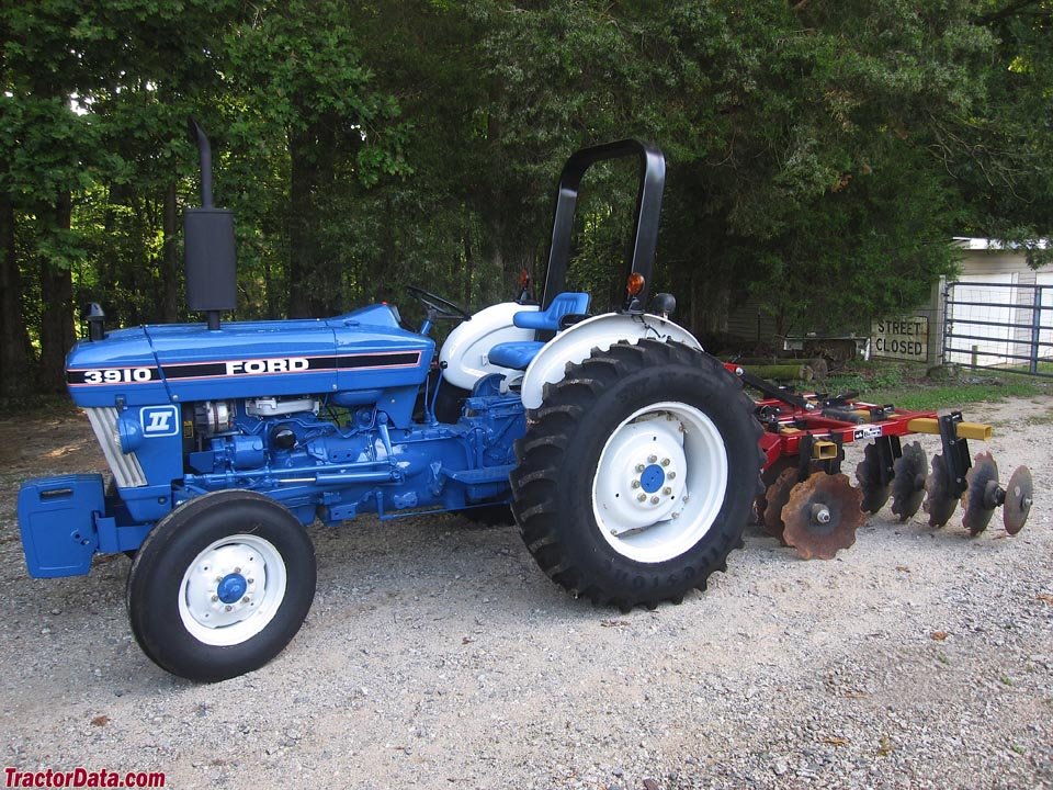 Tractor Ford 3910