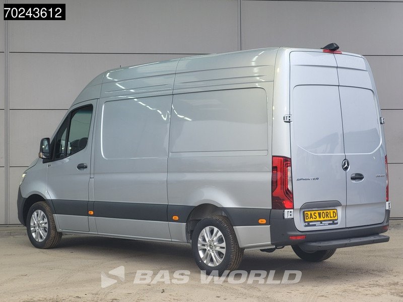 Van Mercedes Benz 210D-902412/355