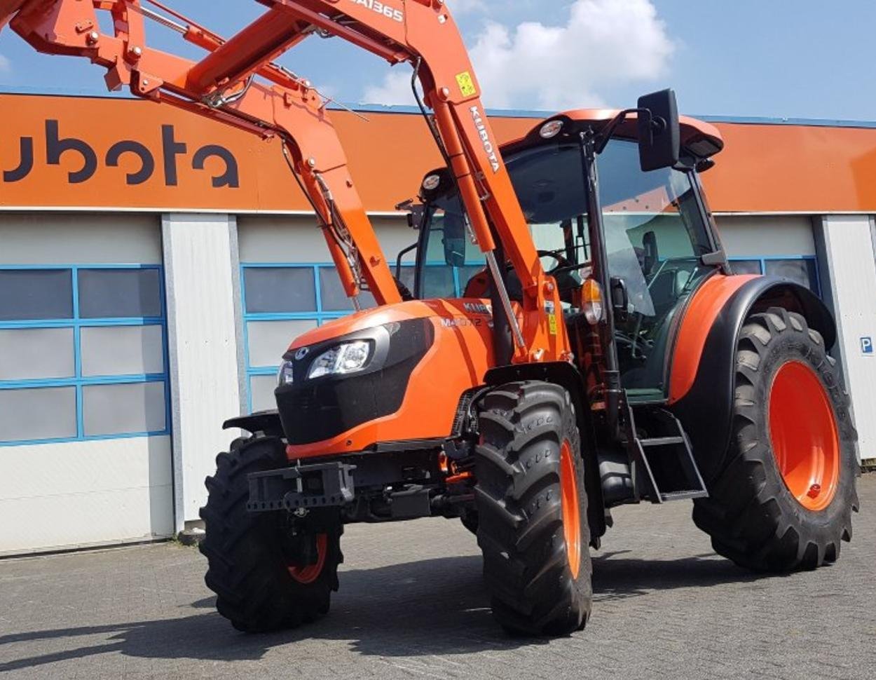 Tractor Kubota M4072