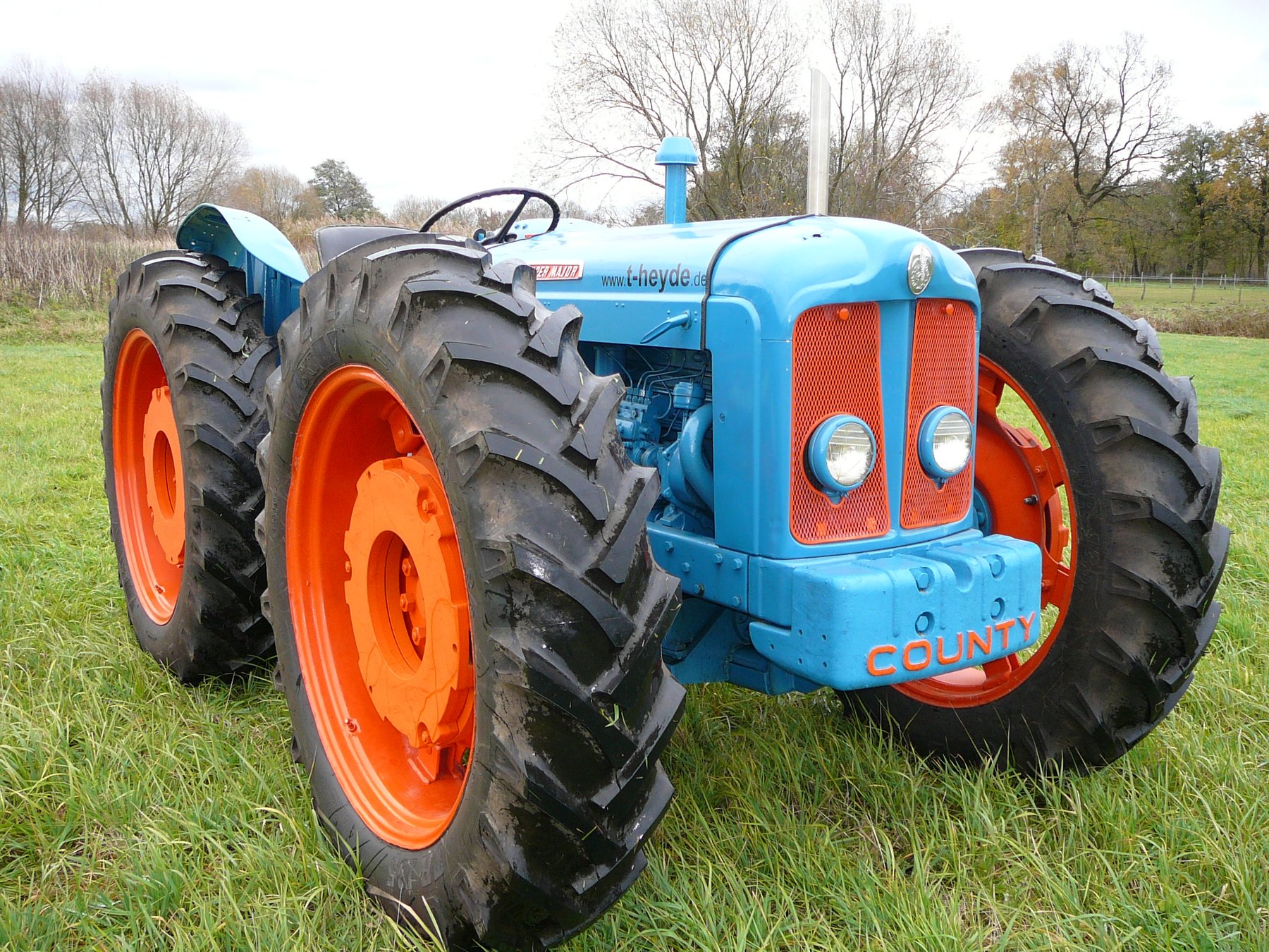Tractor Fordson County Super IV