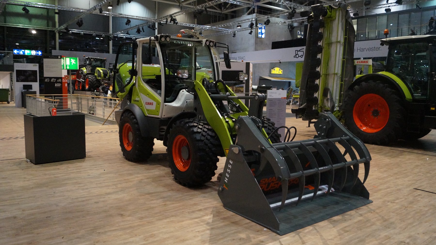 Technika podwórzowa CLAAS Torion 535