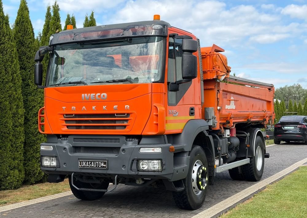 Truck Iveco TRAKKER 330