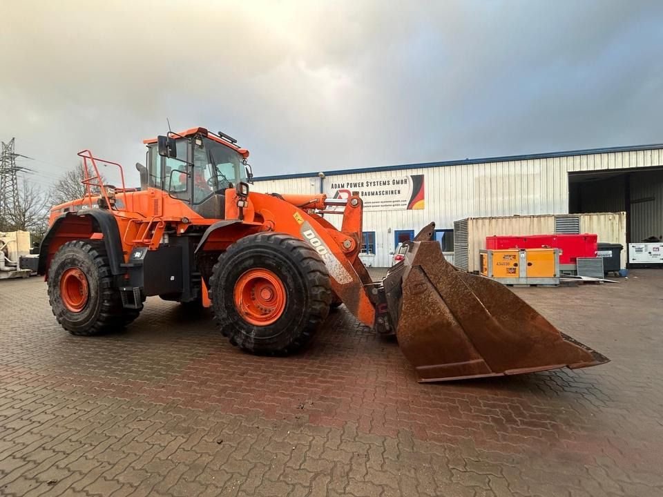 Doosan M200-V