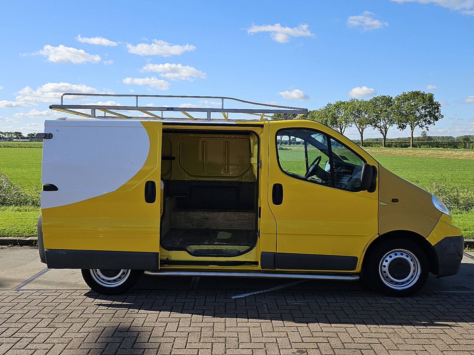 Van Renault TRAFIC T27 L1/H1 2.0 DCI 84KW E4