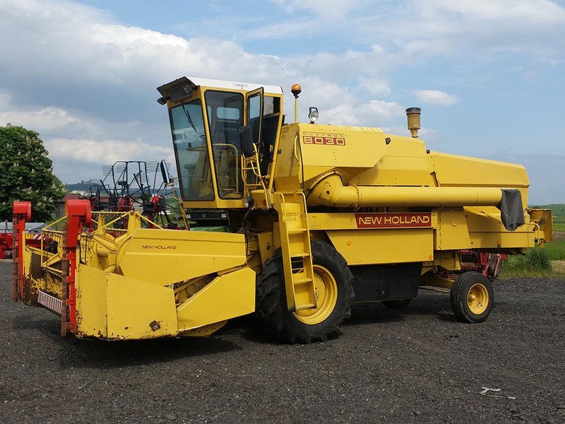 Harvester New Holland CLAYSON 8030