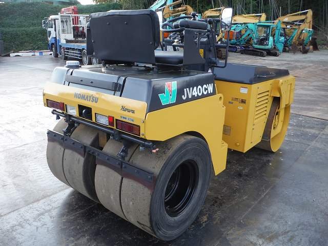 Straßenbaumaschine Komatsu JV40CW-3