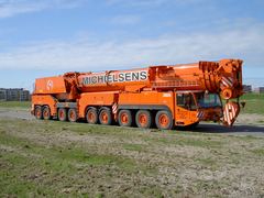 Demag AC700-9