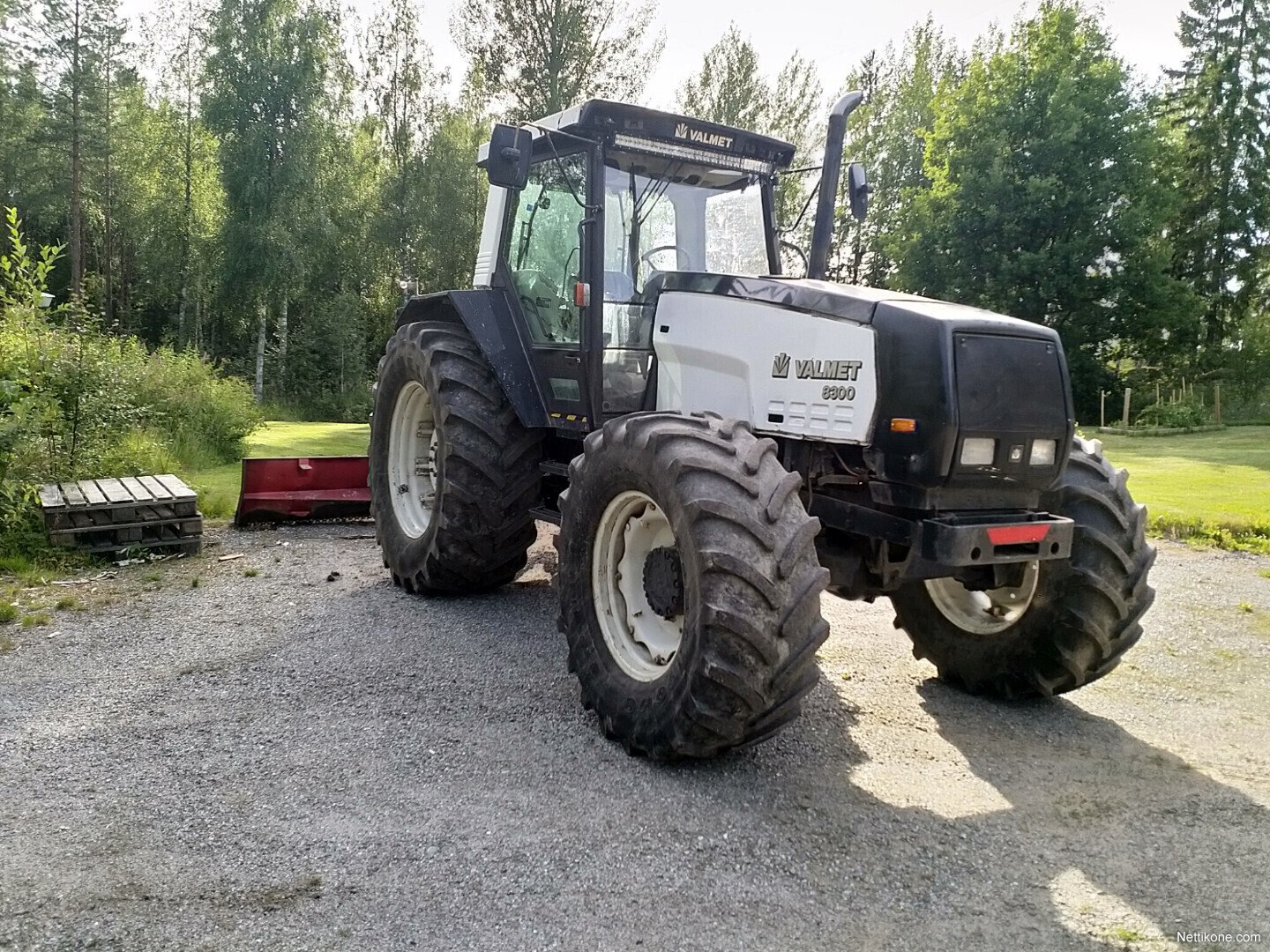 Traktor Valmet 8300