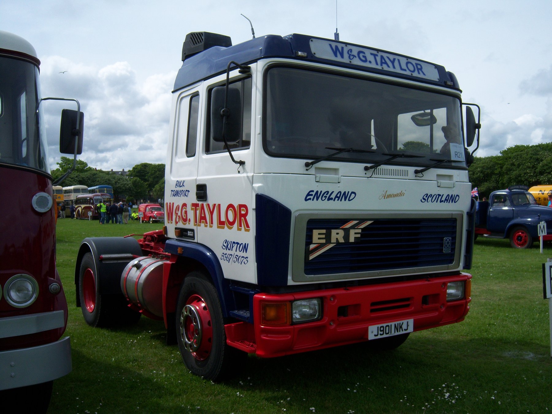 Truck Erf TRACTOR 2-AXLE + ARTIC